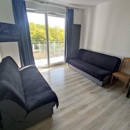 1110 Smialego 39 - Tanie Pokoje W Apartamencie - Samodzielne Zameldowanie - Self Check In Posen Exterior foto