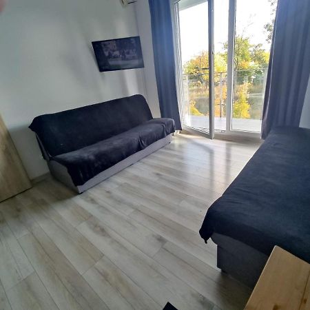 1110 Smialego 39 - Tanie Pokoje W Apartamencie - Samodzielne Zameldowanie - Self Check In Posen Exterior foto