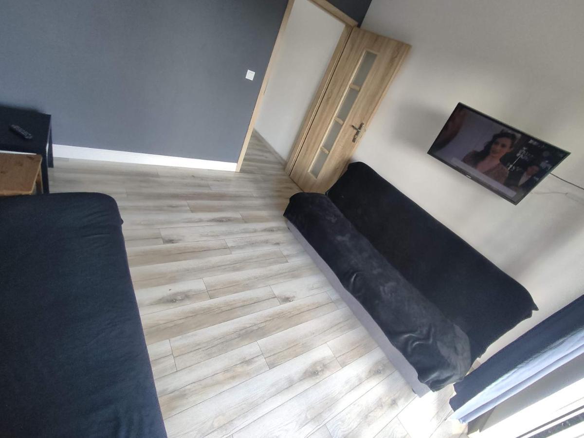 1110 Smialego 39 - Tanie Pokoje W Apartamencie - Samodzielne Zameldowanie - Self Check In Posen Exterior foto