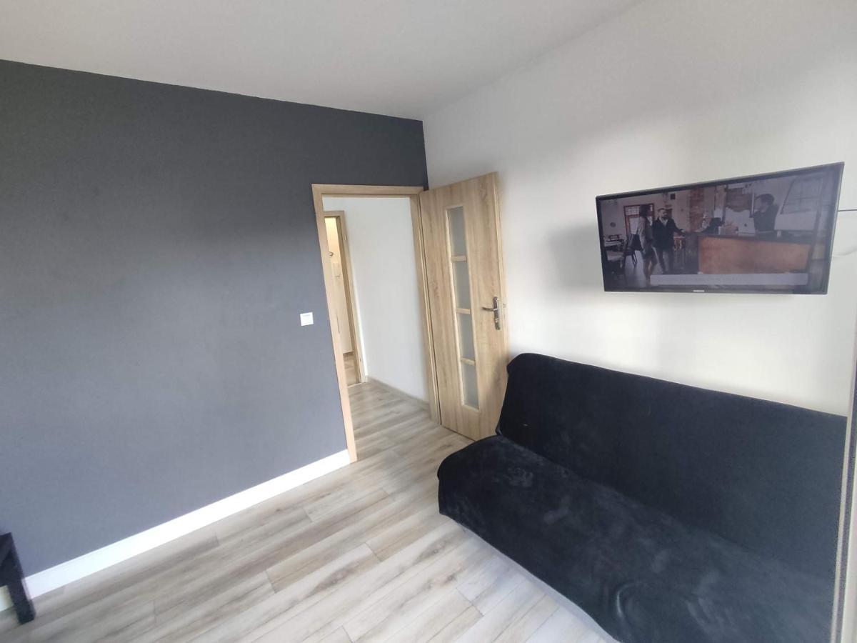 1110 Smialego 39 - Tanie Pokoje W Apartamencie - Samodzielne Zameldowanie - Self Check In Posen Exterior foto