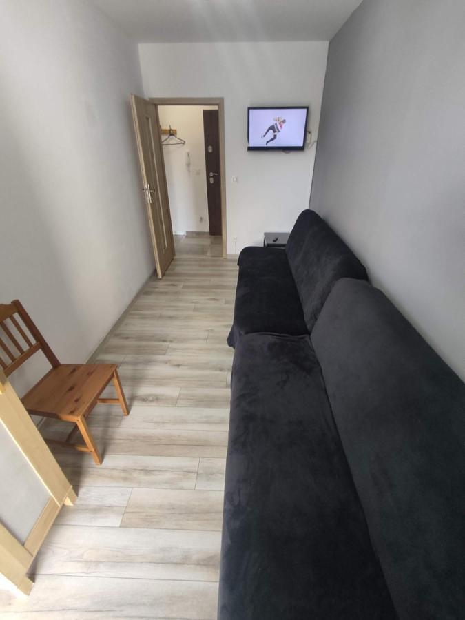 1110 Smialego 39 - Tanie Pokoje W Apartamencie - Samodzielne Zameldowanie - Self Check In Posen Exterior foto