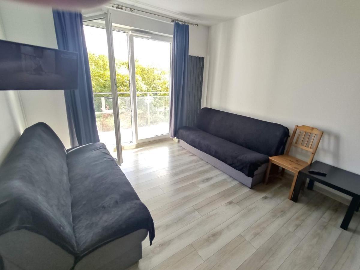 1110 Smialego 39 - Tanie Pokoje W Apartamencie - Samodzielne Zameldowanie - Self Check In Posen Exterior foto