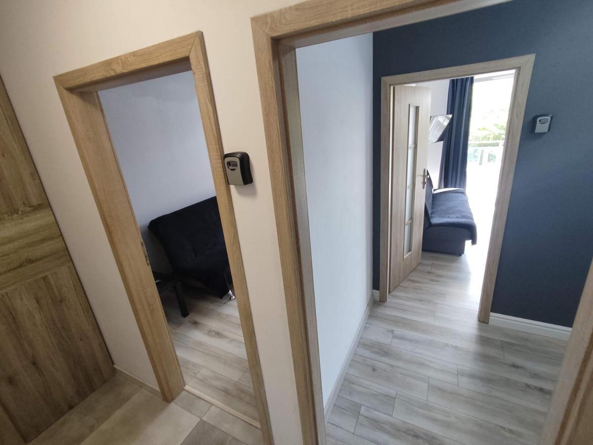 1110 Smialego 39 - Tanie Pokoje W Apartamencie - Samodzielne Zameldowanie - Self Check In Posen Exterior foto