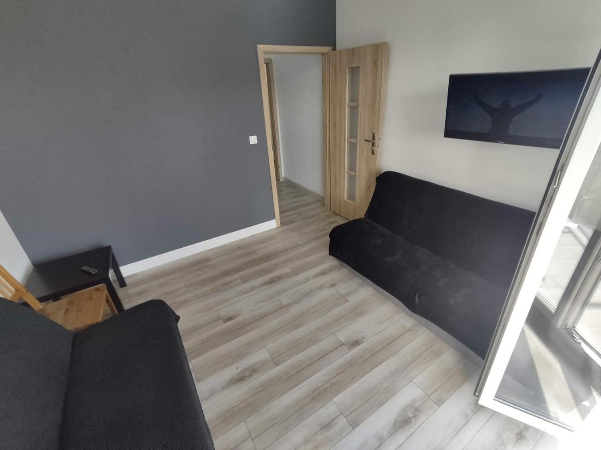 1110 Smialego 39 - Tanie Pokoje W Apartamencie - Samodzielne Zameldowanie - Self Check In Posen Exterior foto