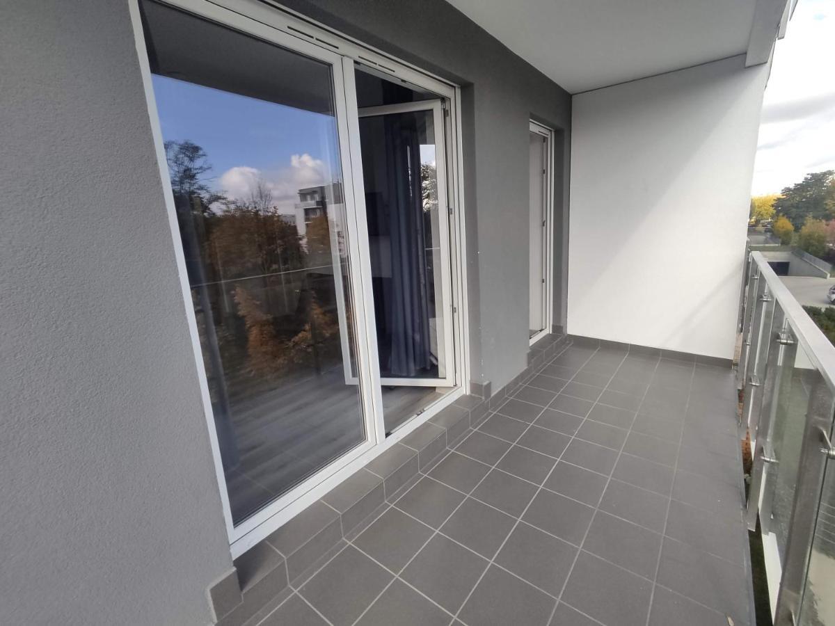 1110 Smialego 39 - Tanie Pokoje W Apartamencie - Samodzielne Zameldowanie - Self Check In Posen Exterior foto