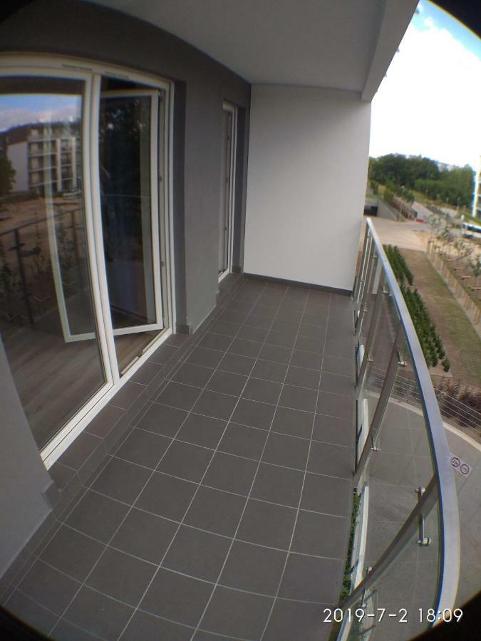 1110 Smialego 39 - Tanie Pokoje W Apartamencie - Samodzielne Zameldowanie - Self Check In Posen Exterior foto