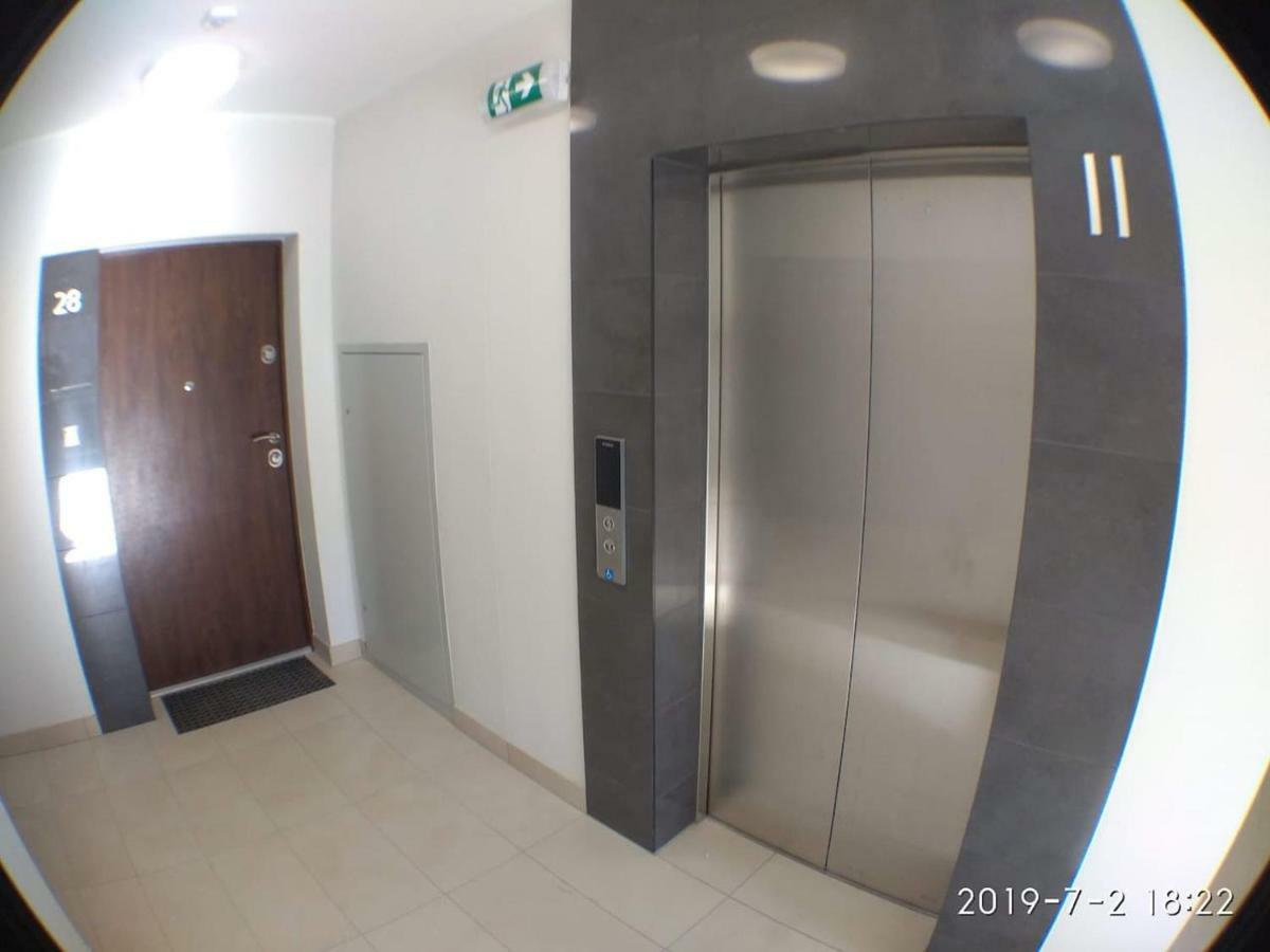 1110 Smialego 39 - Tanie Pokoje W Apartamencie - Samodzielne Zameldowanie - Self Check In Posen Exterior foto