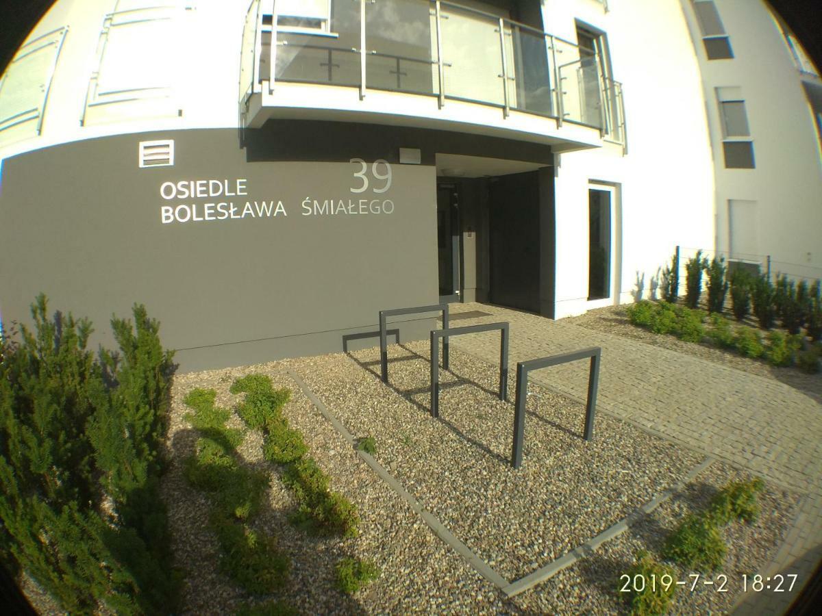 1110 Smialego 39 - Tanie Pokoje W Apartamencie - Samodzielne Zameldowanie - Self Check In Posen Exterior foto